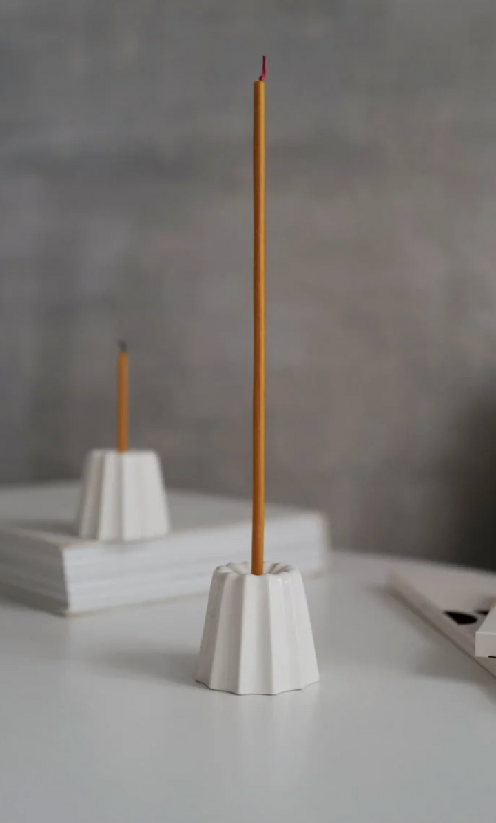 Candelabro estriado grande blanco "Ovo things"