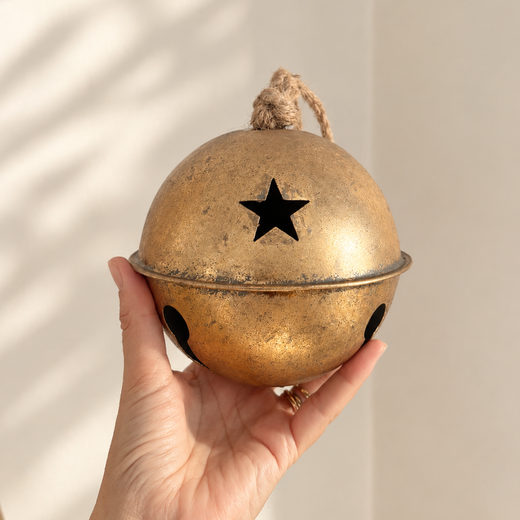 Cloche dorée avec étoiles ajourées - 3 tailles disponibles
