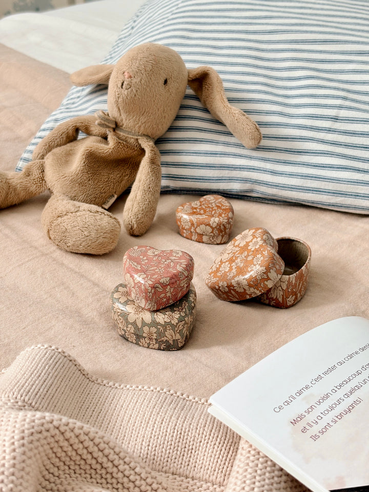 Lot de 2 boîtes coeurs vieux rose et ocre "Maileg"