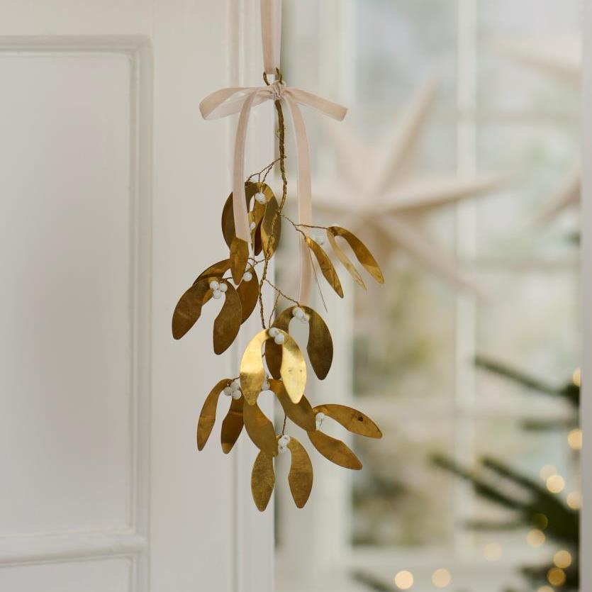 Grande branche de gui en laiton et perles