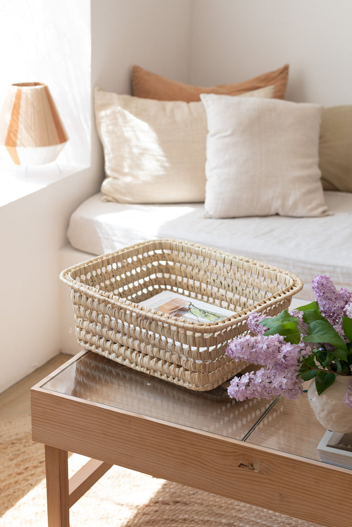 Grande caisse avec rebord en feuilles de palmier