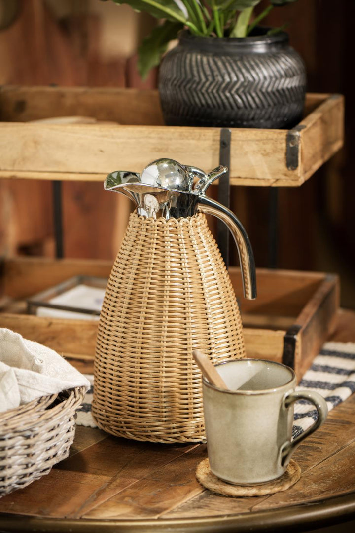 Carafe en rotin isotherme