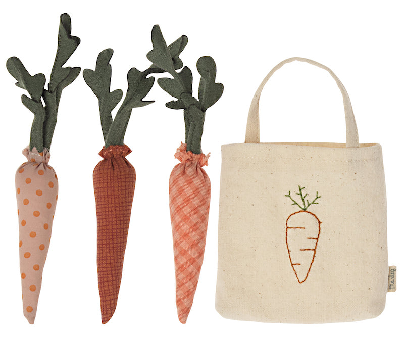 Set of 3 carrots with their "Maileg" bag