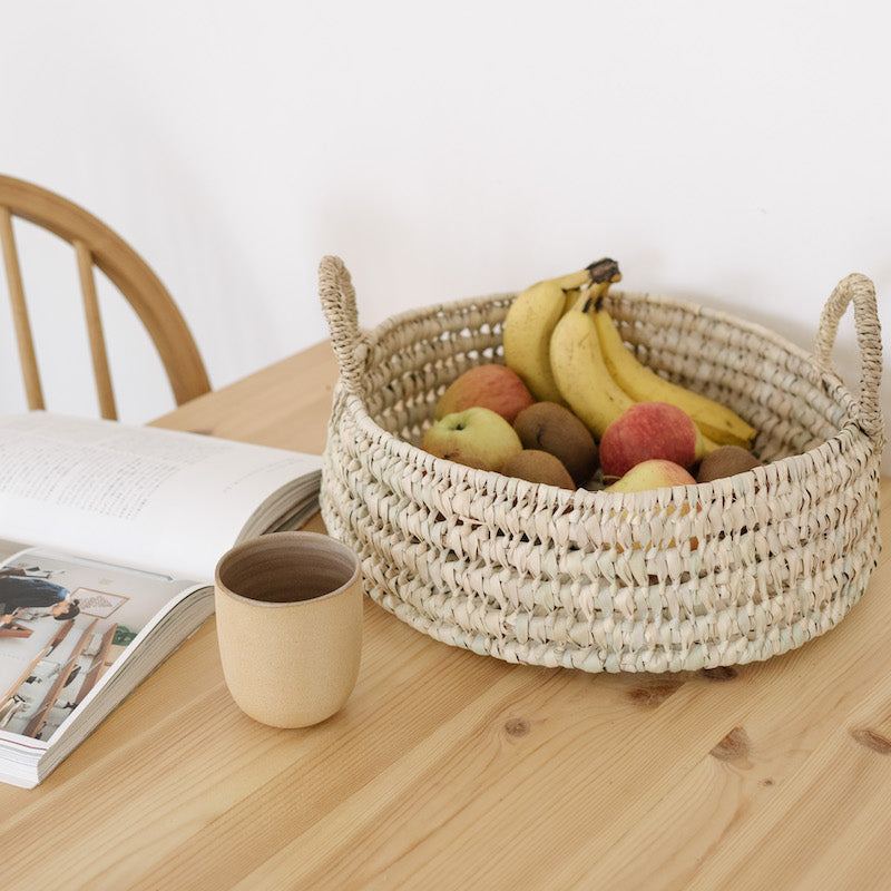 Round basket with wide handles
