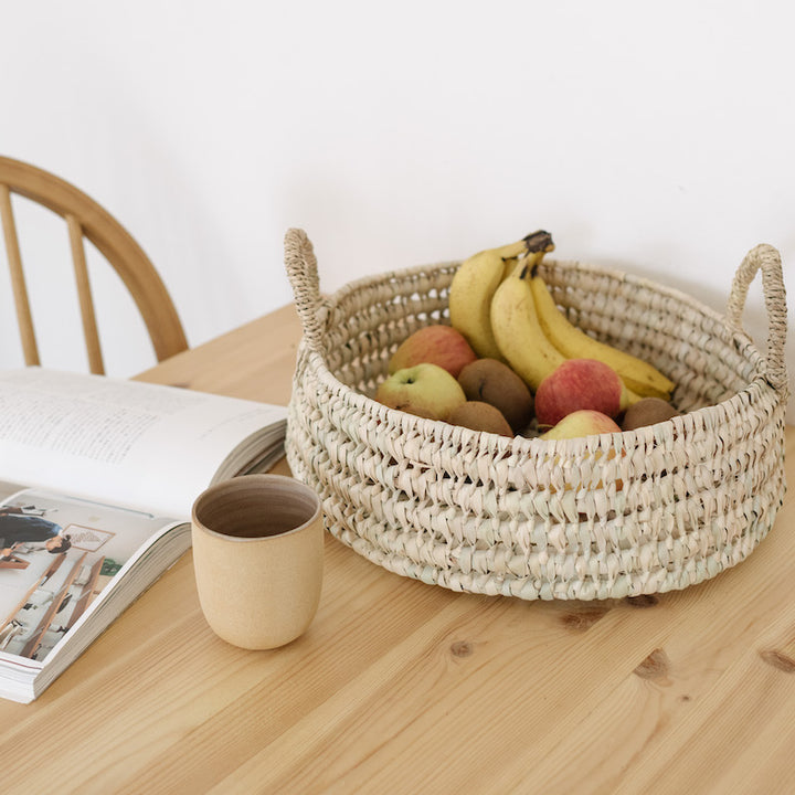Round basket with wide handles