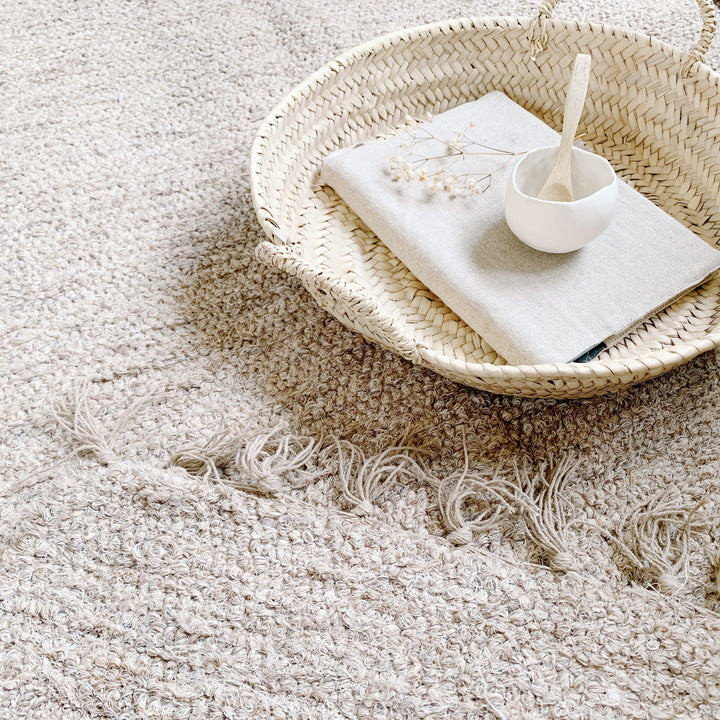 Corbeille ronde en feuilles de palmier