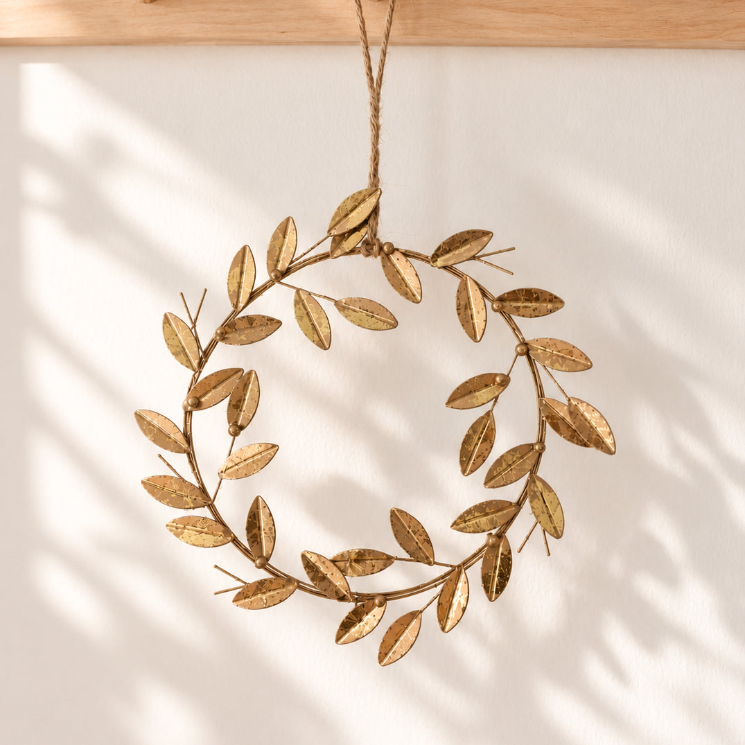 Couronne de feuilles dorées
