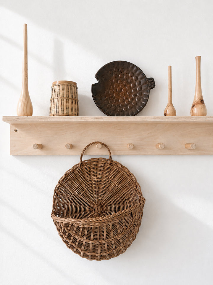 Cesta redonda calada de pared
