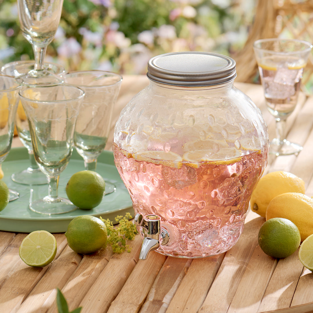 Dispensador de bebidas de cristal con forma de fresa