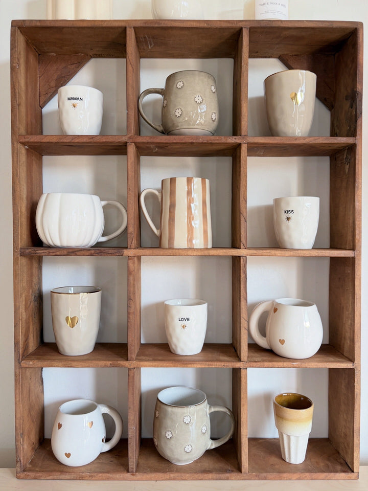 Tasse avec motif de coeur doré et inscription "Maman"