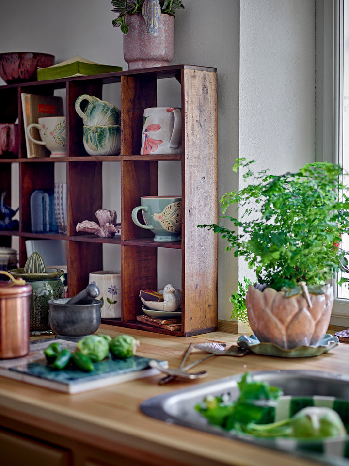 Wooden wall-mounted compartmentalized shelf