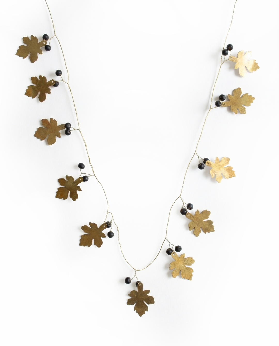 Guirlande en laiton feuilles et perles