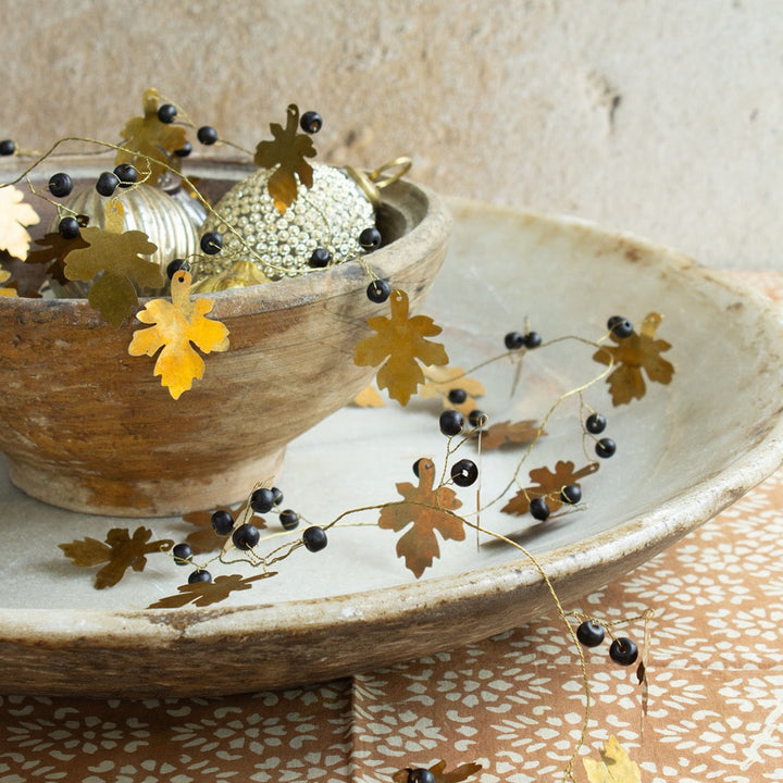 Guirlande en laiton feuilles et perles
