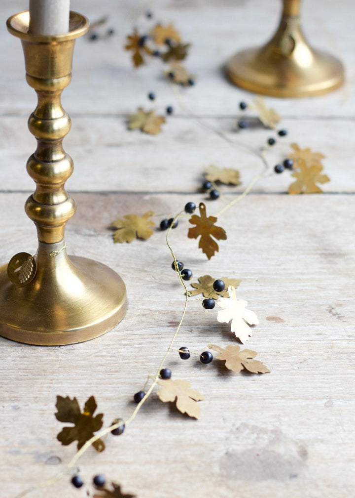 Guirlande en laiton feuilles et perles