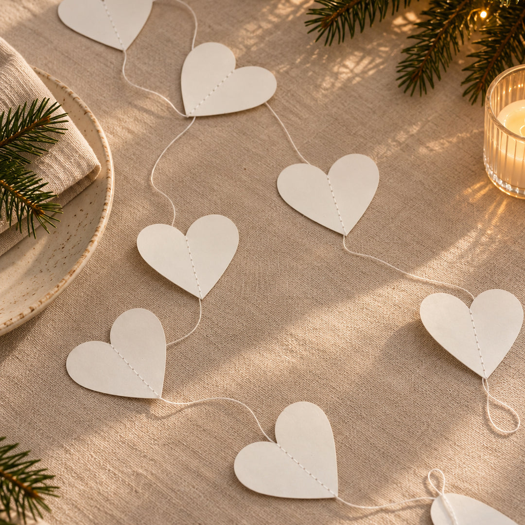 Guirlande de coeurs en papier blanc