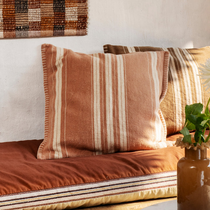 Housse de coussin à rayures Madam Stoltz