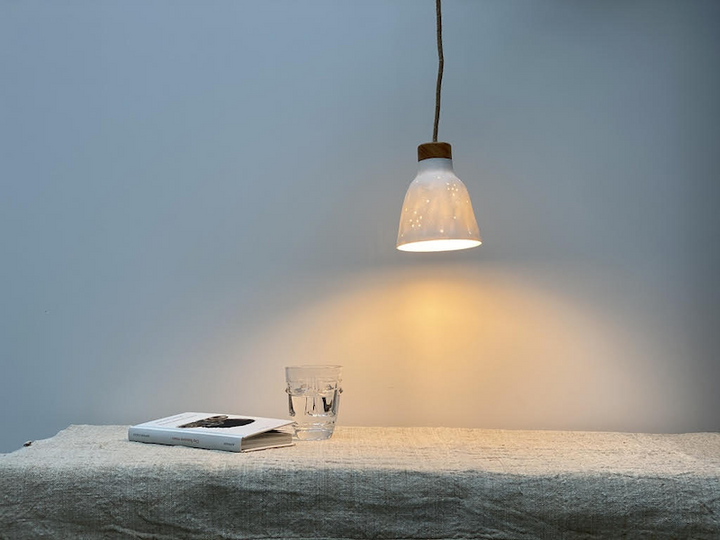 Lampe baladeuse en céramique à pois