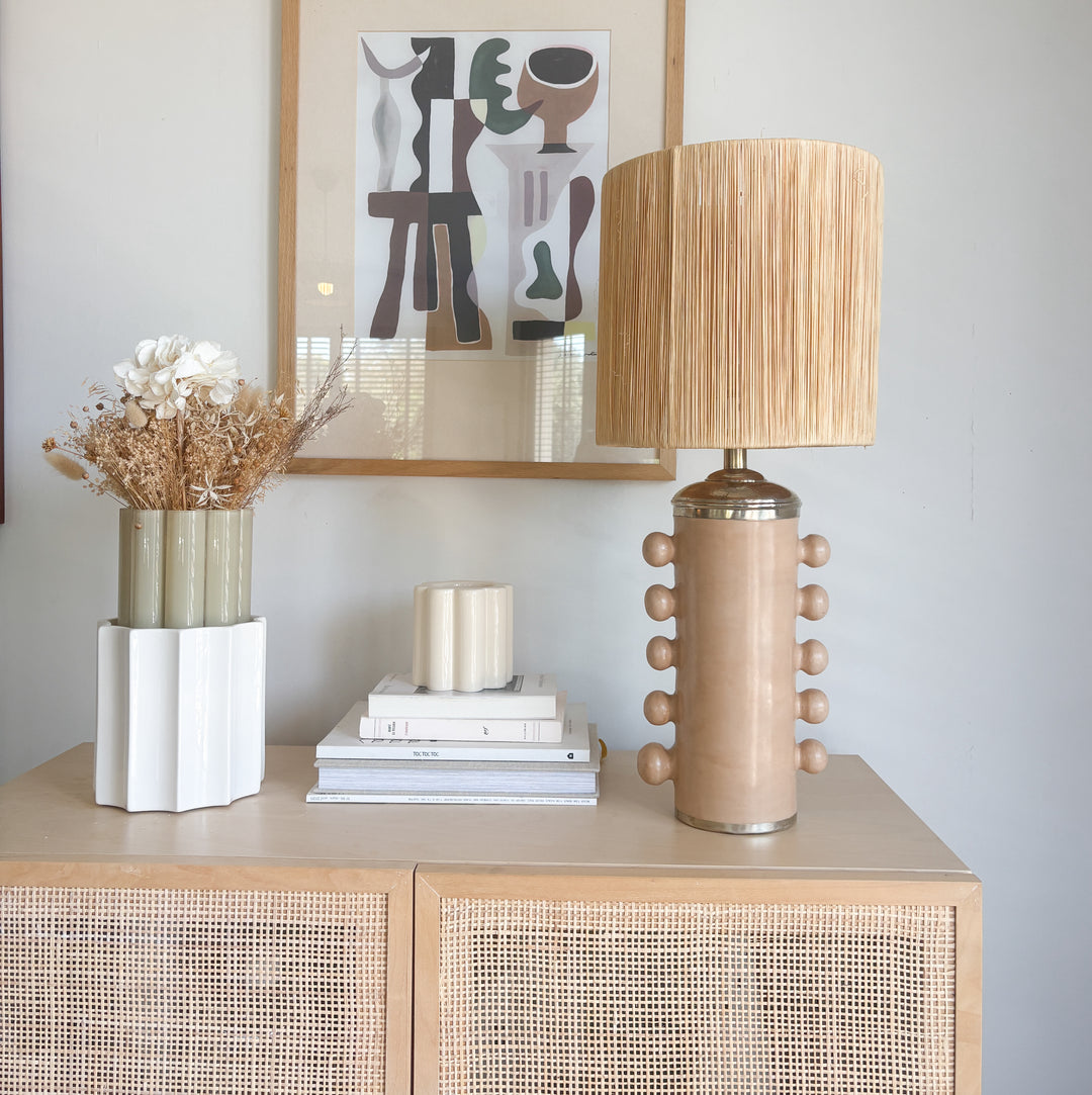 Lampe à pois en tadelakt beige
