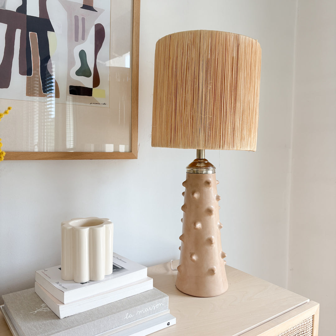 Lampe à pois en tadelakt beige