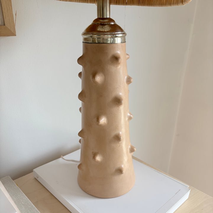 Lampe à pois en tadelakt beige