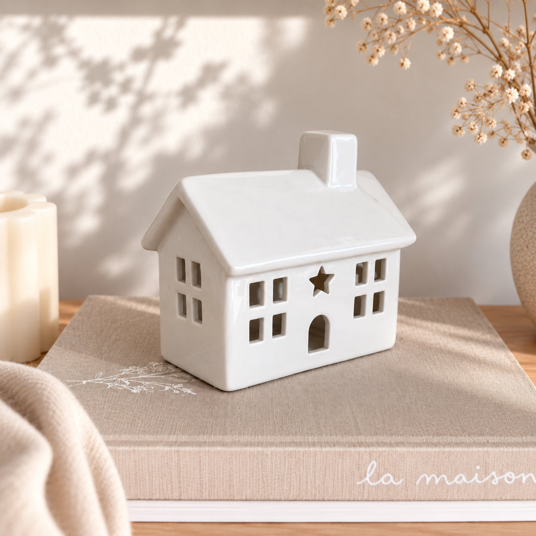 Maison Blanche avec étoile à LED