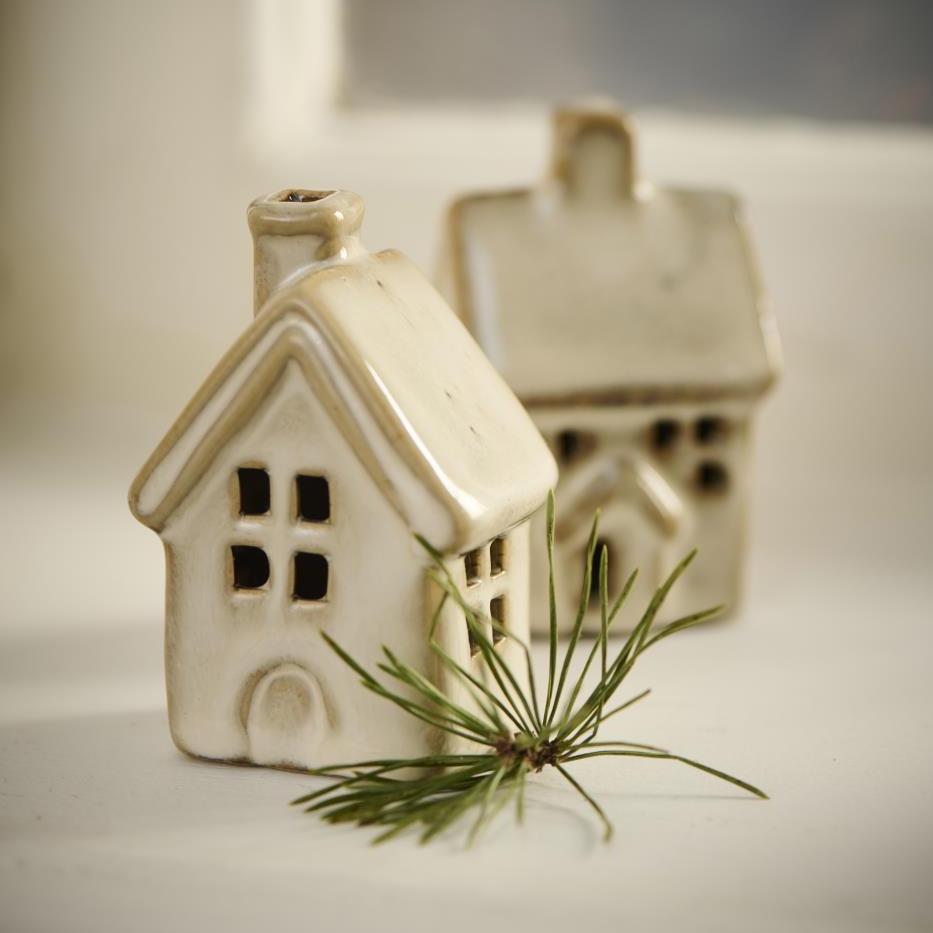 Petite maison en céramique beige