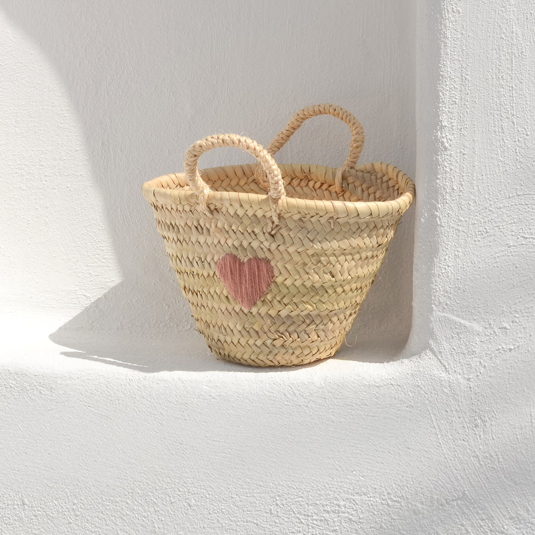 Panier avec coeur brodé rose