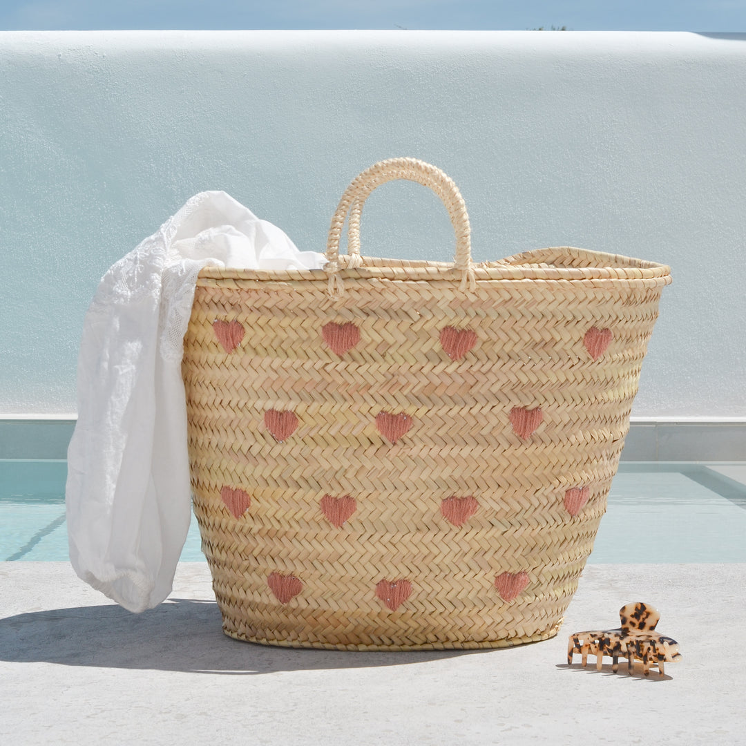 Panier coeurs roses