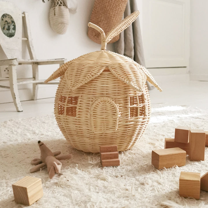 Blonde rattan strawberry house basket