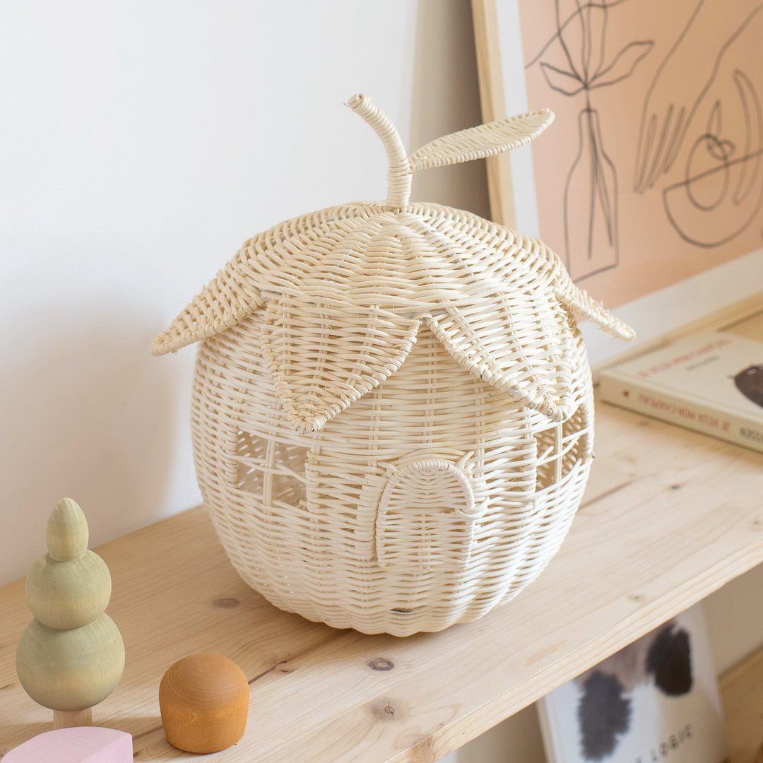 Blonde rattan strawberry house basket