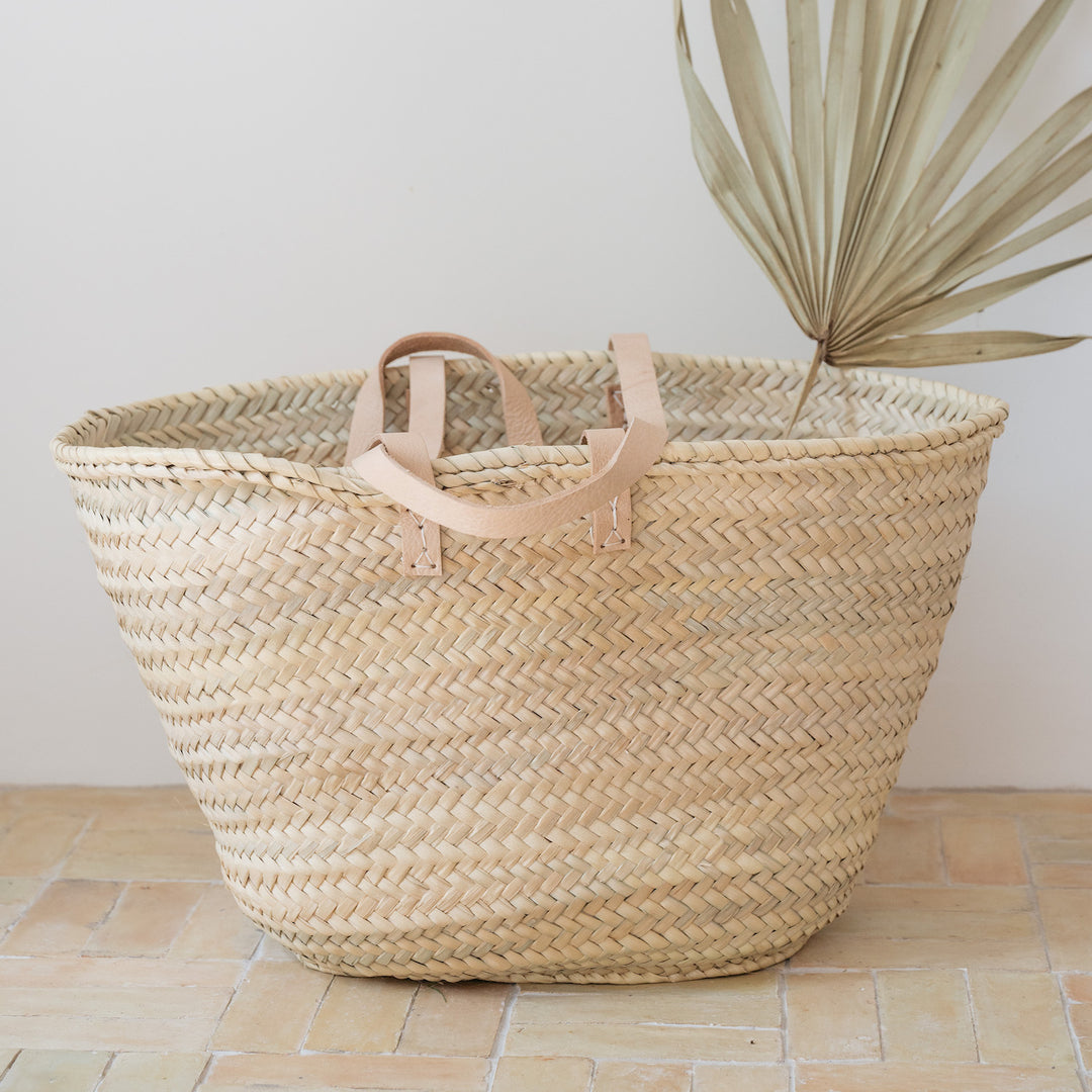 Bolso de rafia con asas de cuero natural