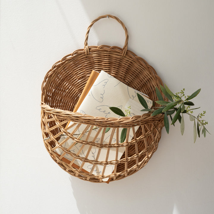 Round openwork wall basket