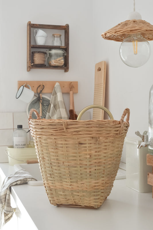 Vietnamese basket with handles