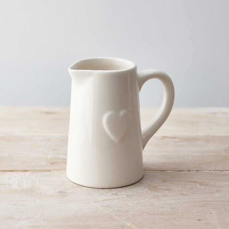 Jarra con corazón blanco M