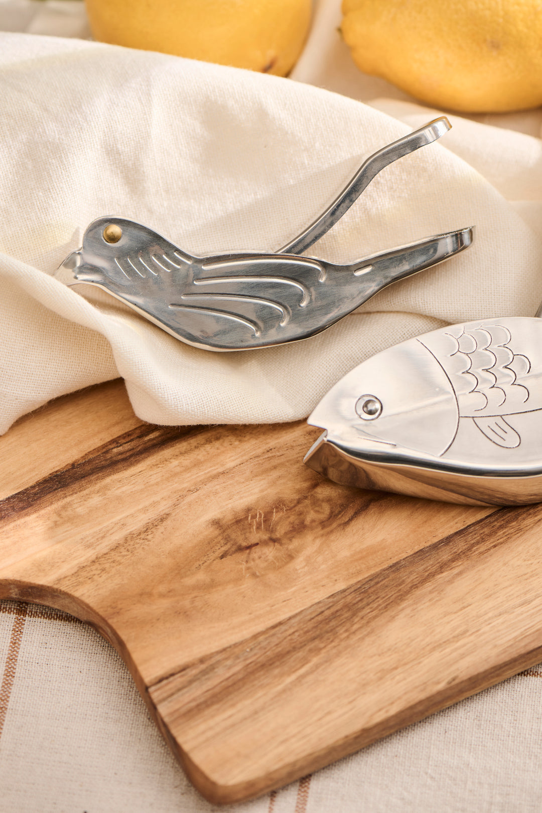 Bird-shaped lemon squeezer