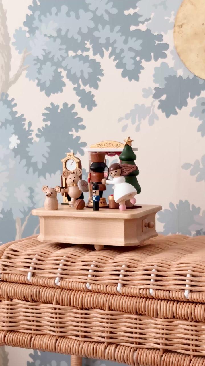"Wooderful life" Nutcracker Music Box
