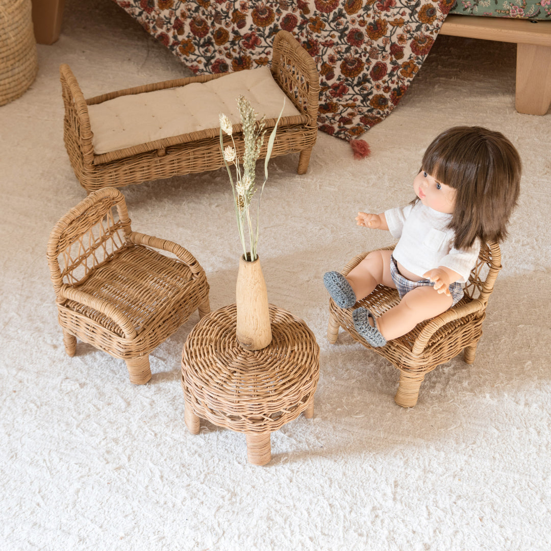 Table et chaises pour poupée en rotin