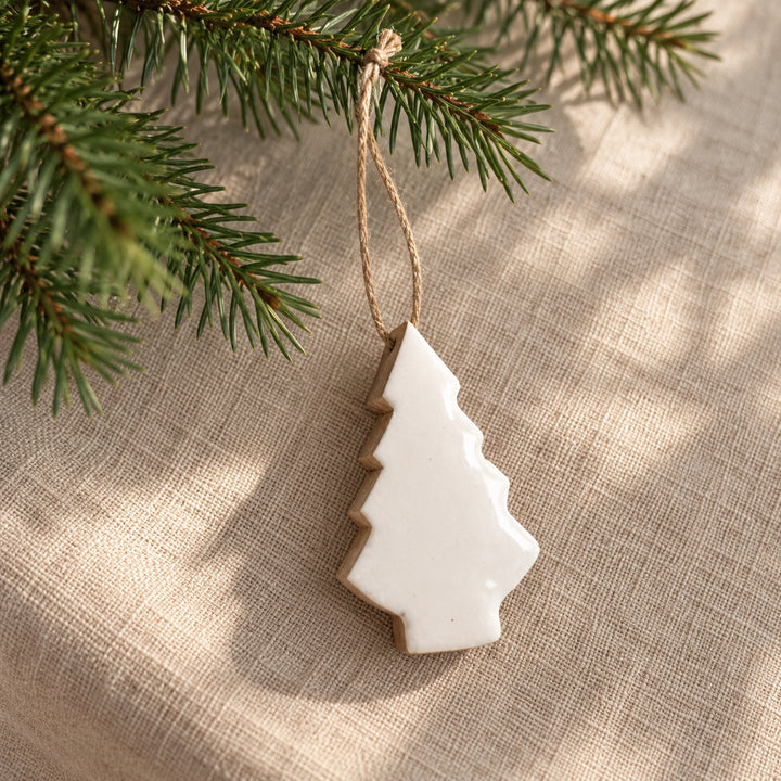 Sapin en bois blanc à suspendre