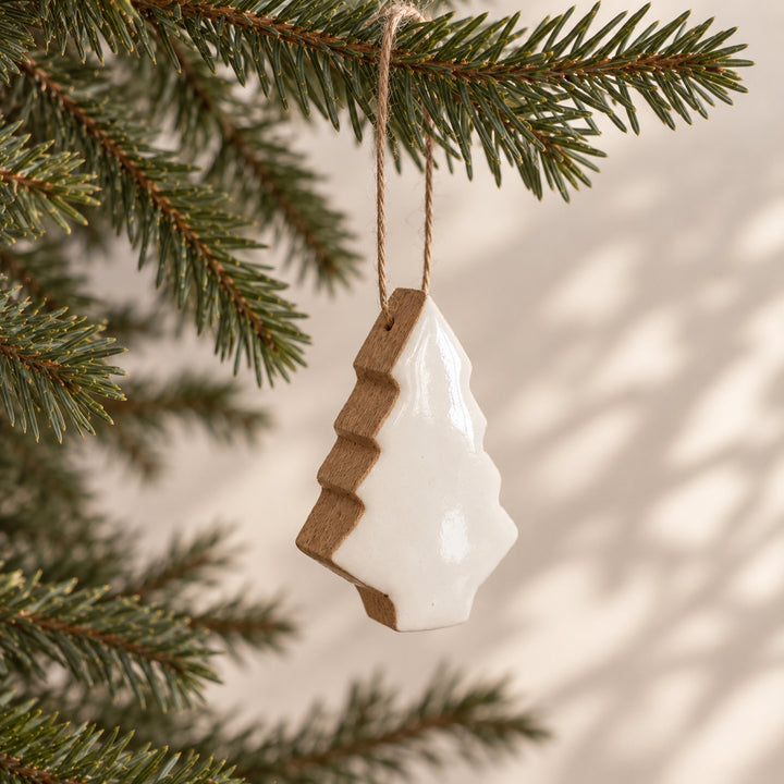 Sapin en bois blanc à suspendre