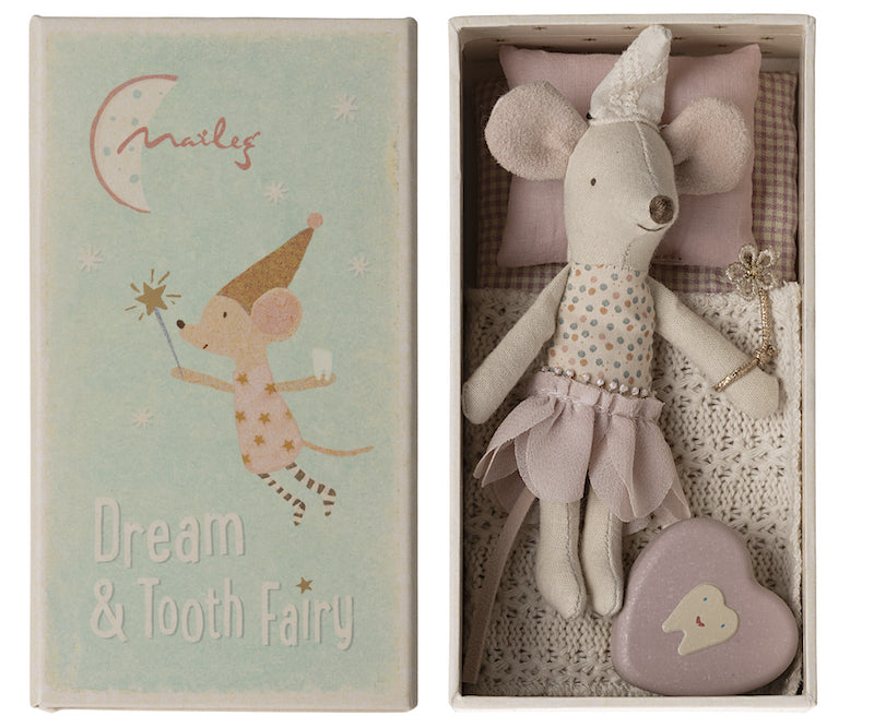Little Tooth Fairy Mouse girl with her "Maileg" box