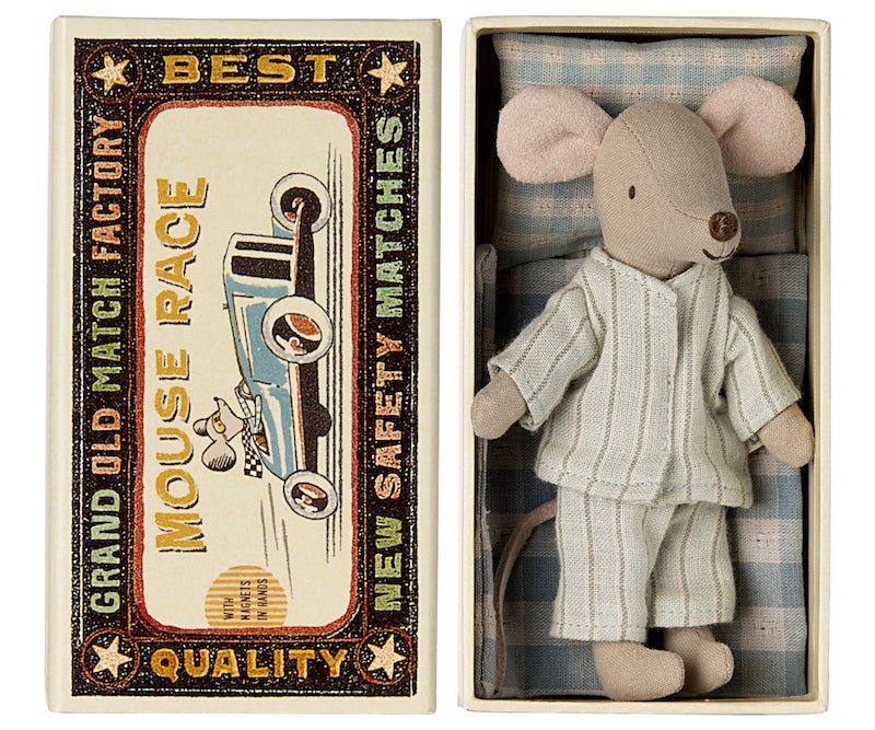 Little brother mouse in his "Maileg" box