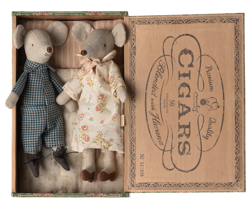 Grandparents mice in their "Maileg" matchbox