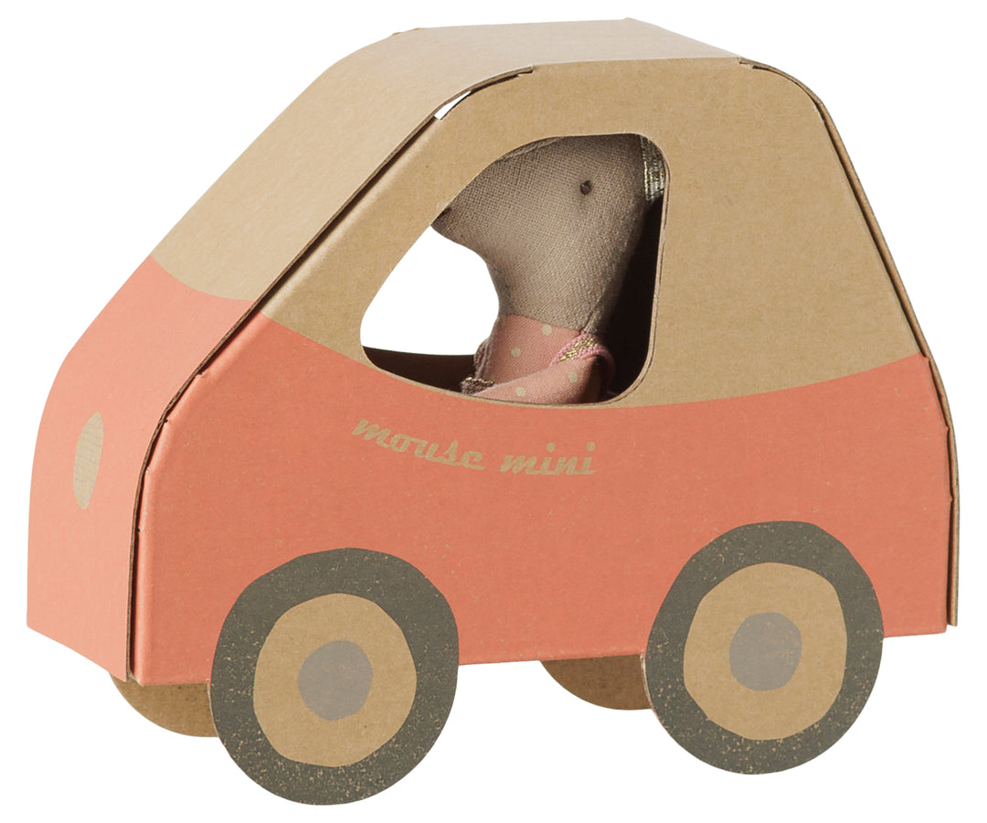 Souris au volant petite soeur Maileg