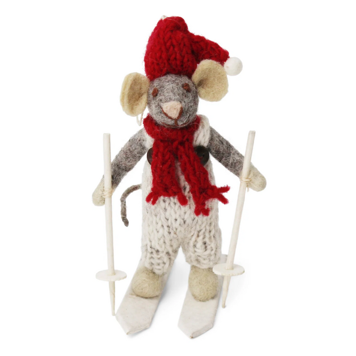 Souris en laine sur ses skis