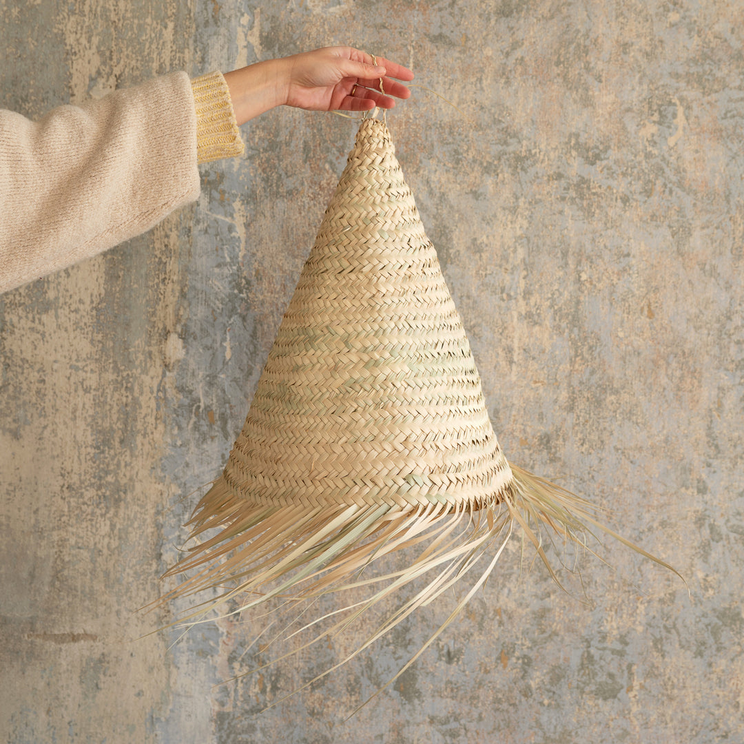 Alia medium palm leaf pendant light