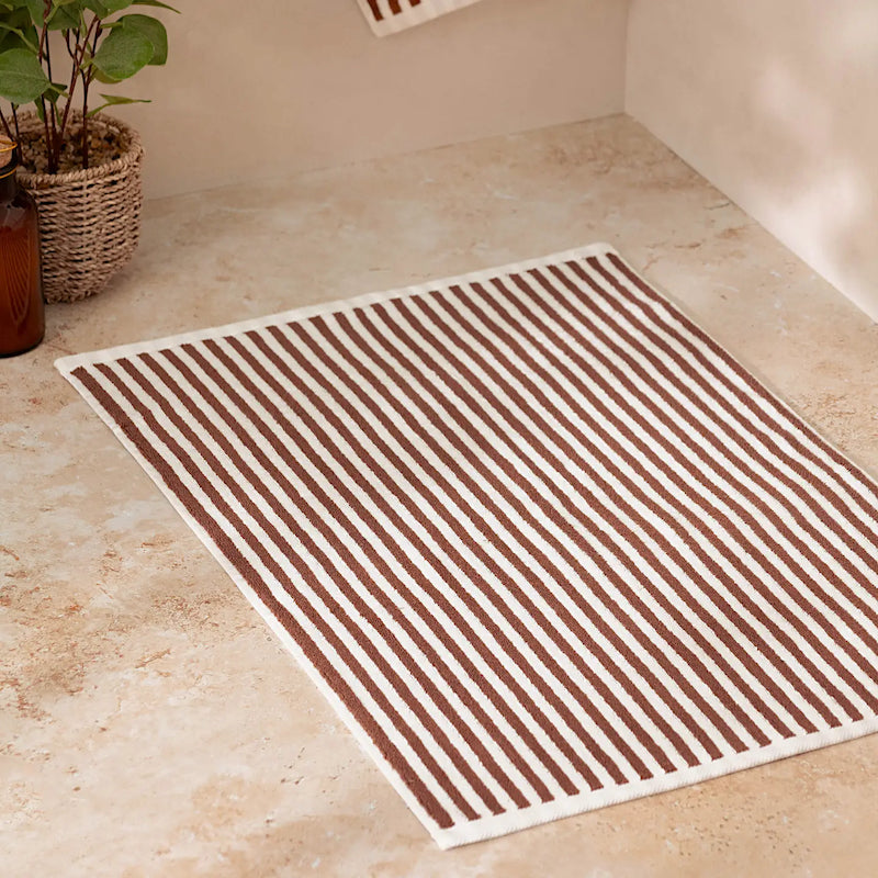 Alfombrilla de baño de rayas camel
