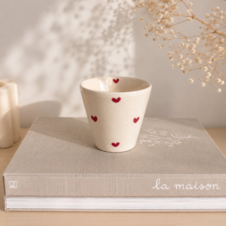 Tasse avec motifs de coeurs - Fabriquée en France