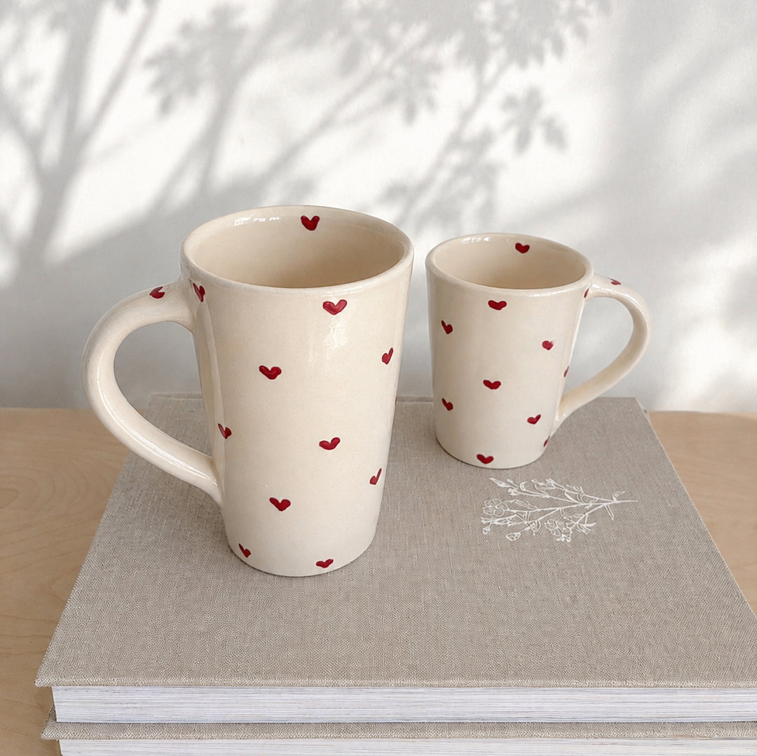 Mug avec motifs de coeurs rouges - fabriqué en France