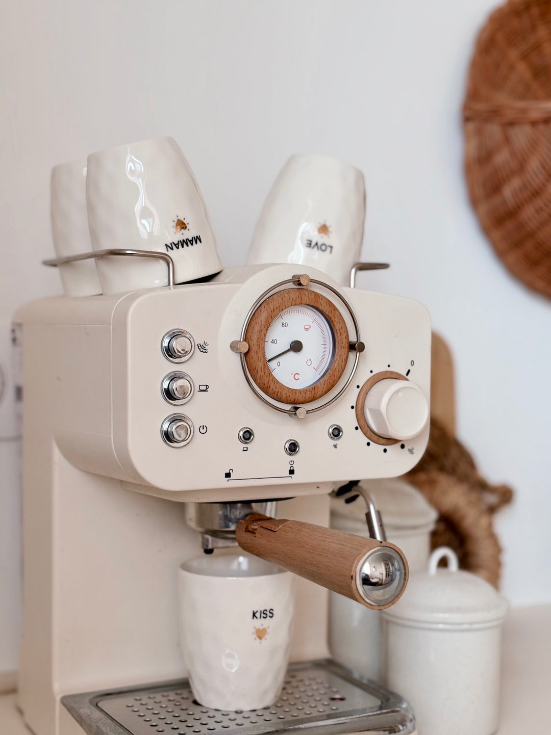 Tasse avec motif de coeur doré et inscription "Maman"
