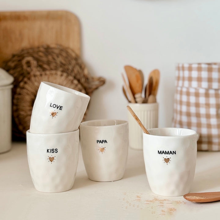 Mug with gold heart design and "Papa" inscription